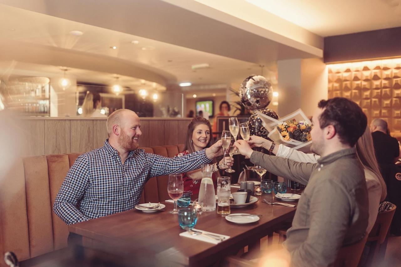 קרנפורת' Longlands Inn & Cottages מראה חיצוני תמונה The restaurant at the hotel