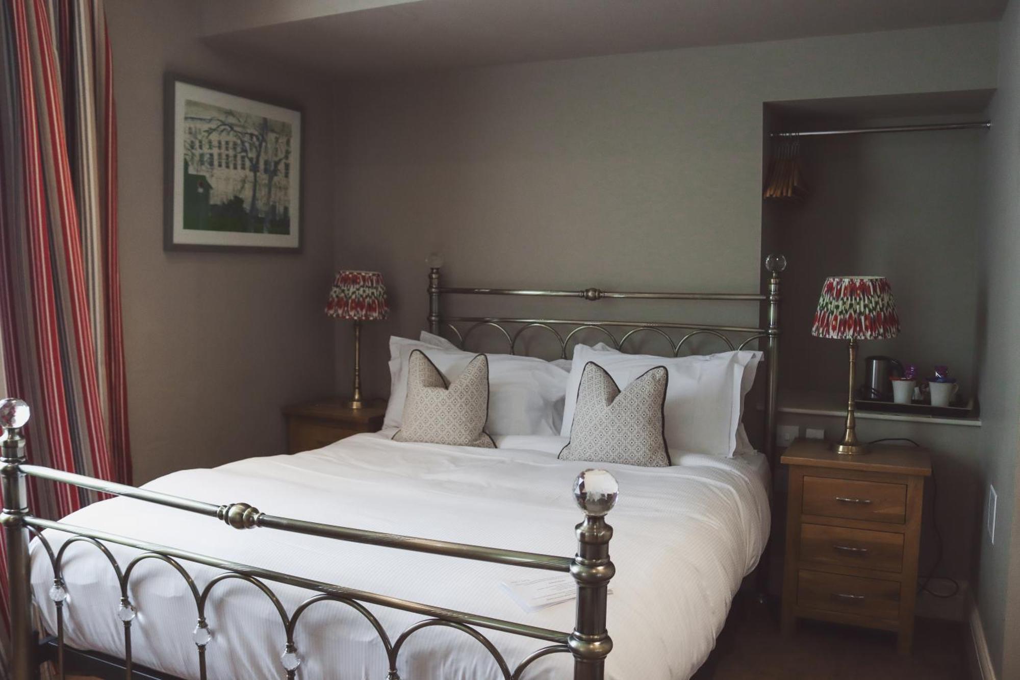 קרנפורת' Longlands Inn & Cottages מראה חיצוני תמונה A bedroom at The Old parsonage