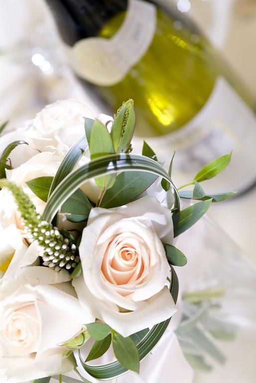 קרנפורת' Longlands Inn & Cottages מראה חיצוני תמונה Wedding rings